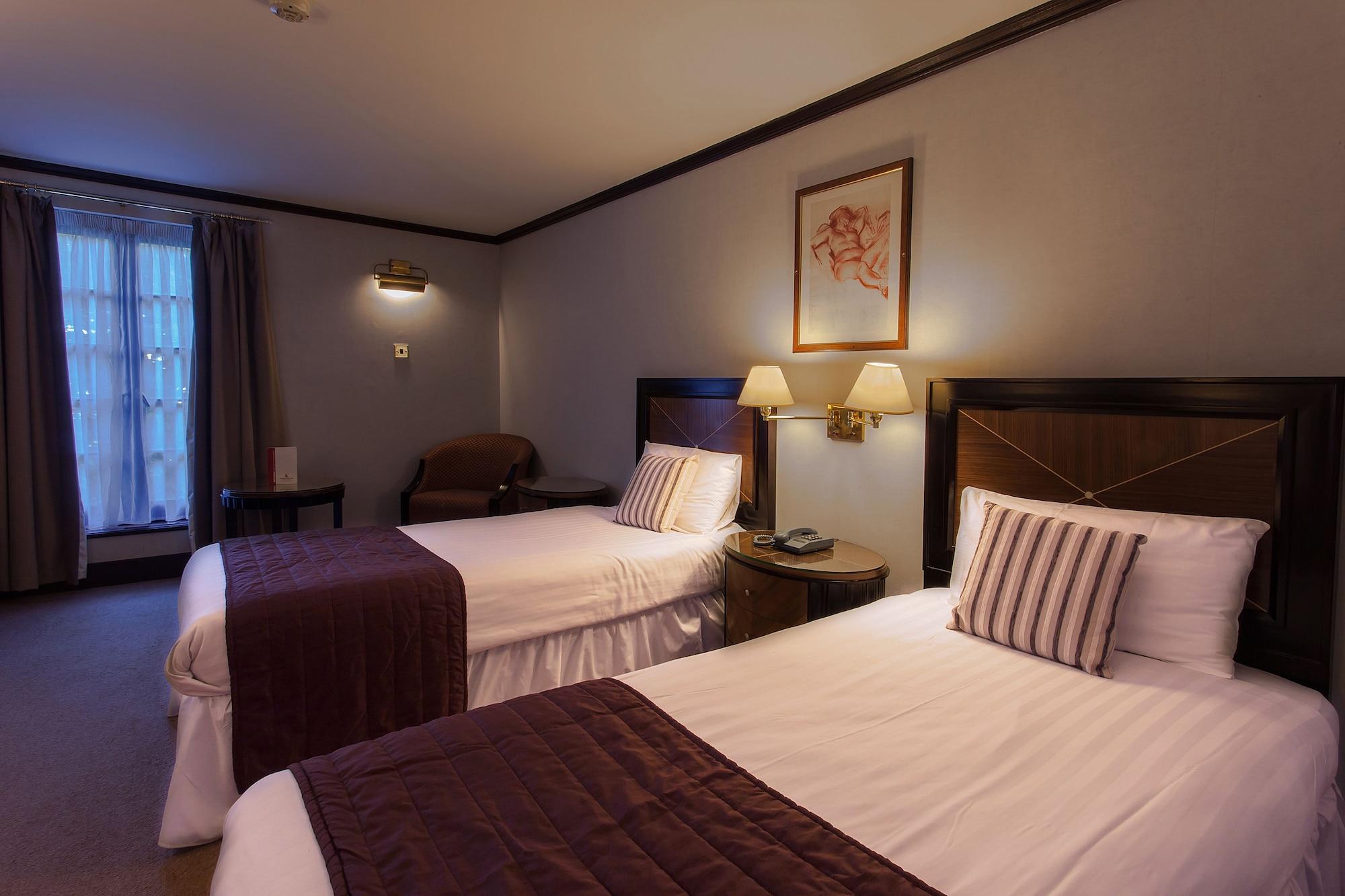 Europa Gatwick & 3*
