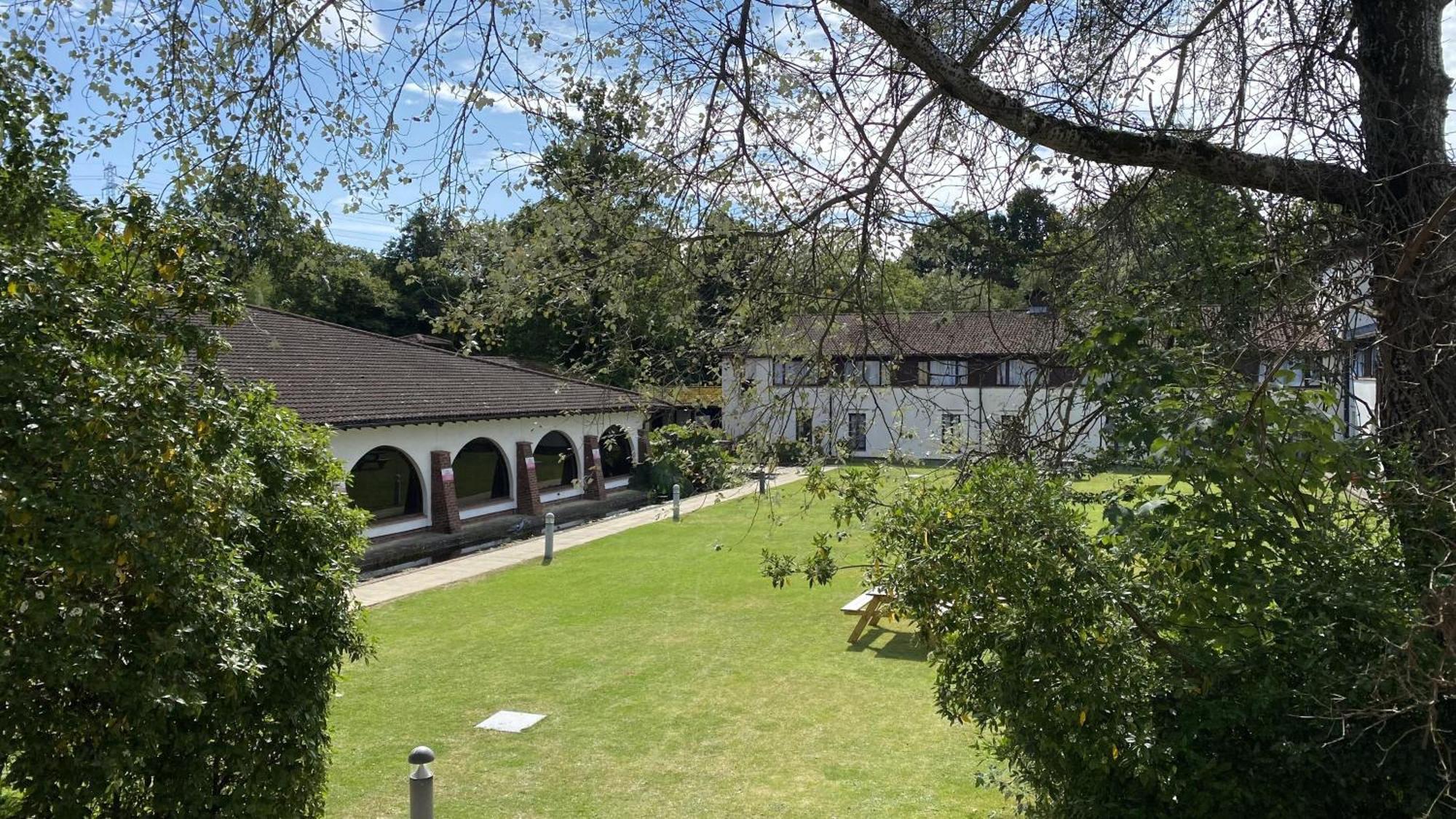 Europa Gatwick & 3* Crawley (West Sussex)