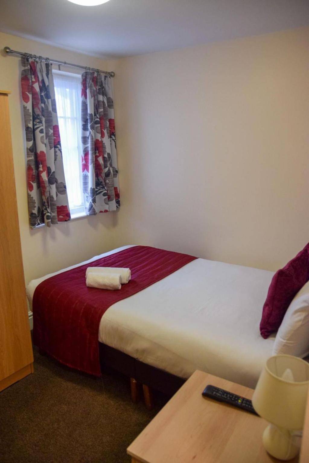 Europa Gatwick & 3* Crawley (West Sussex)