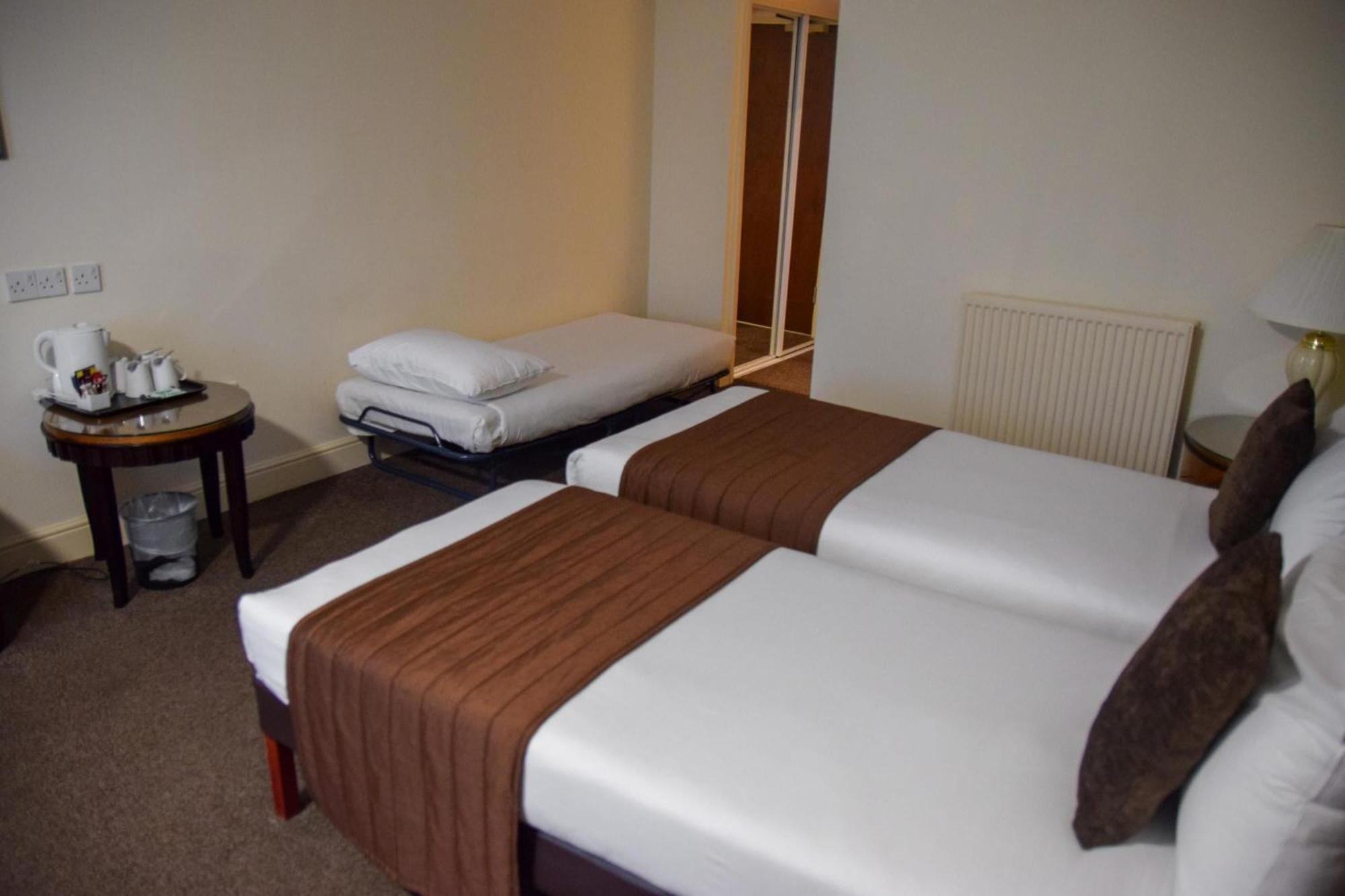 Hotel Europa Gatwick & 3*