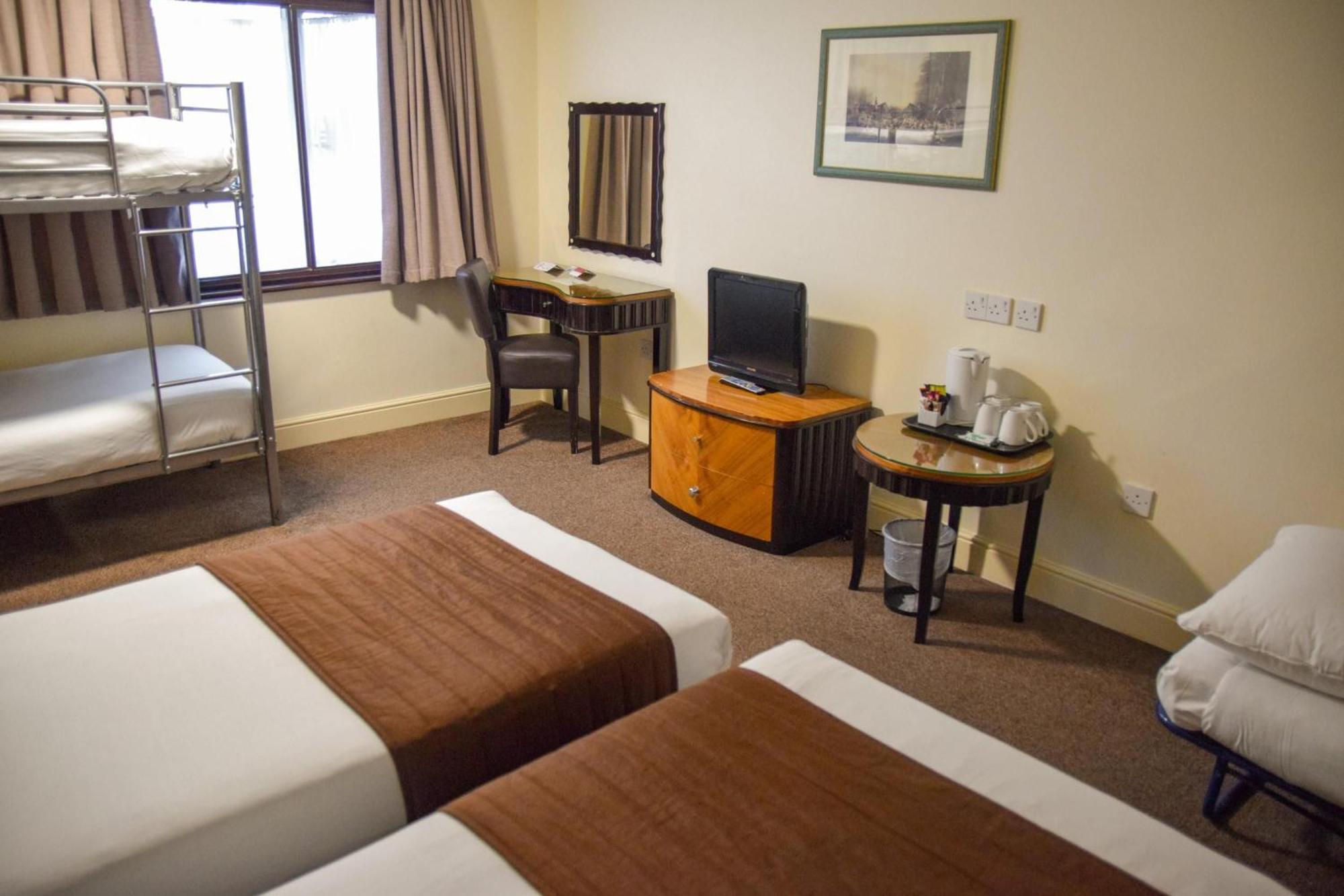 Europa Gatwick & 3* Crawley (West Sussex)