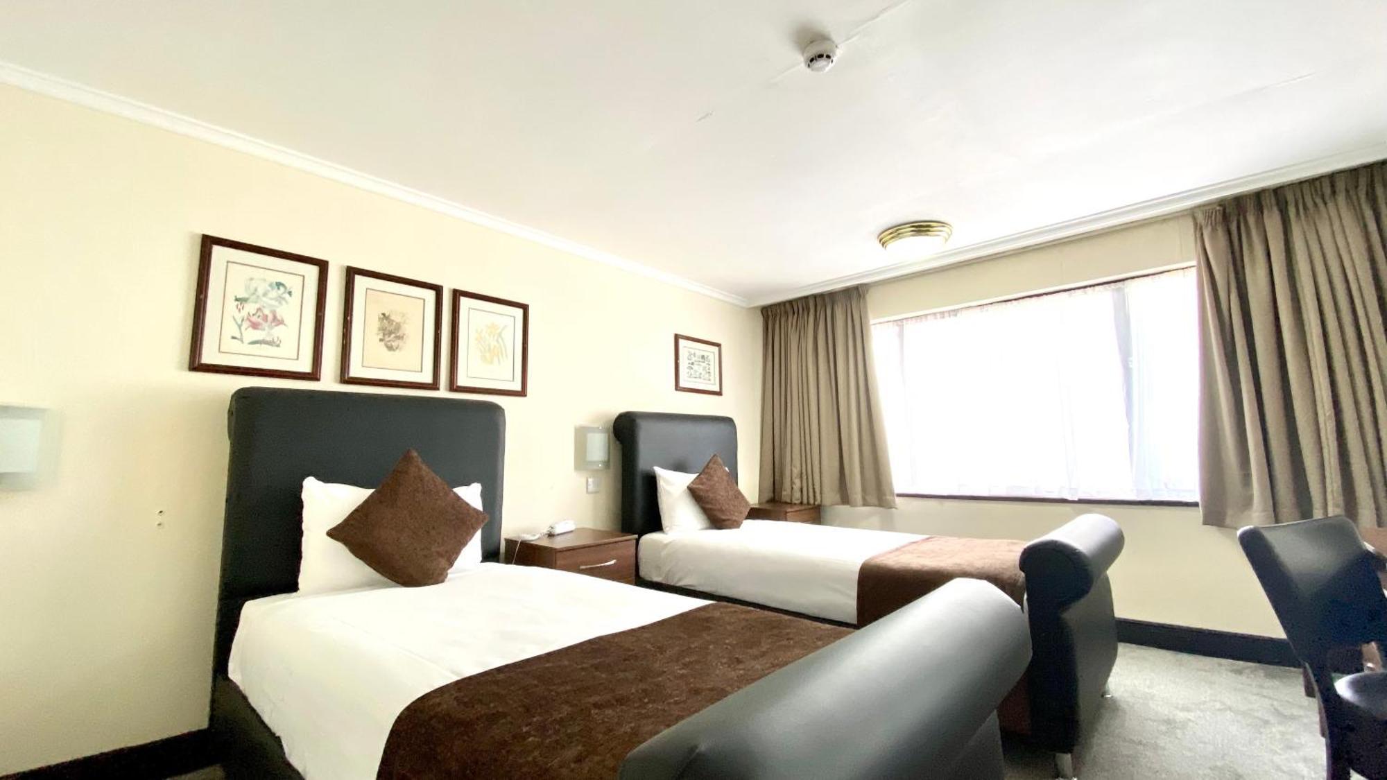 Europa Gatwick Hotel&spa 3*