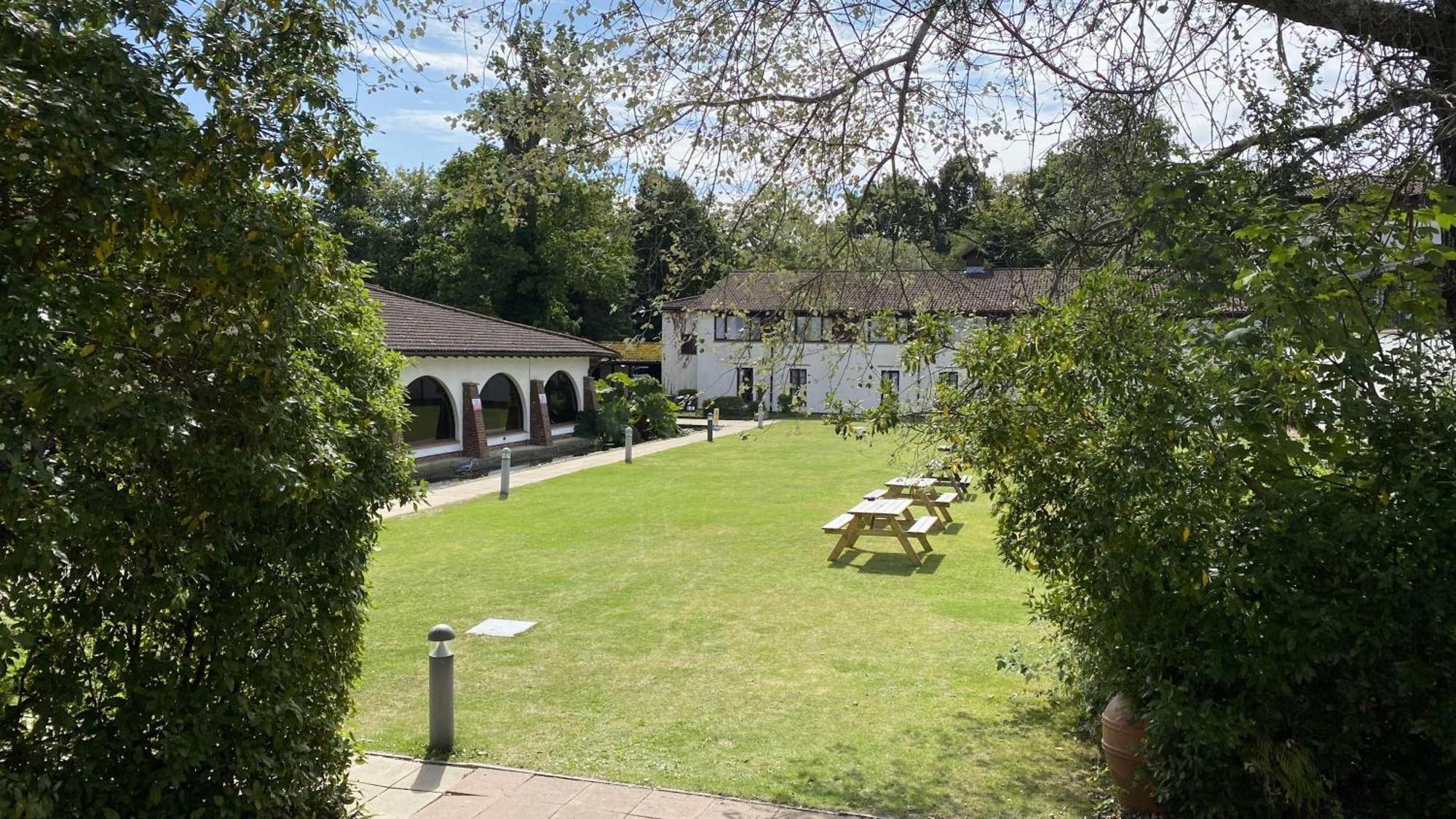 Europa Gatwick Hotel&spa 3*
