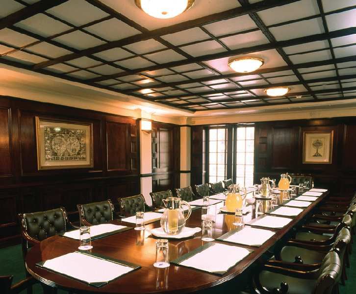 Europa Gatwick Hotel&spa 3*